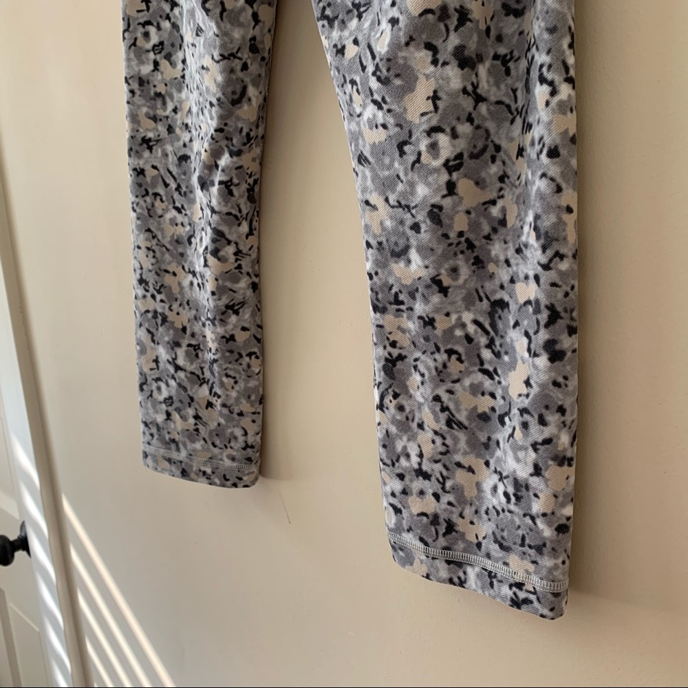 lululemon athletica cropped size 8 yoga leggings - Picture 11 of 13